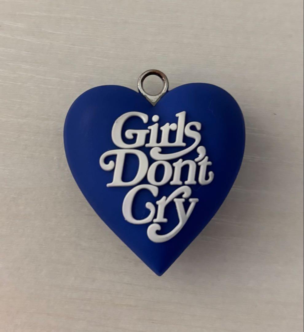 Girls Don't Cry ハート型キーホルダー - メルカリ