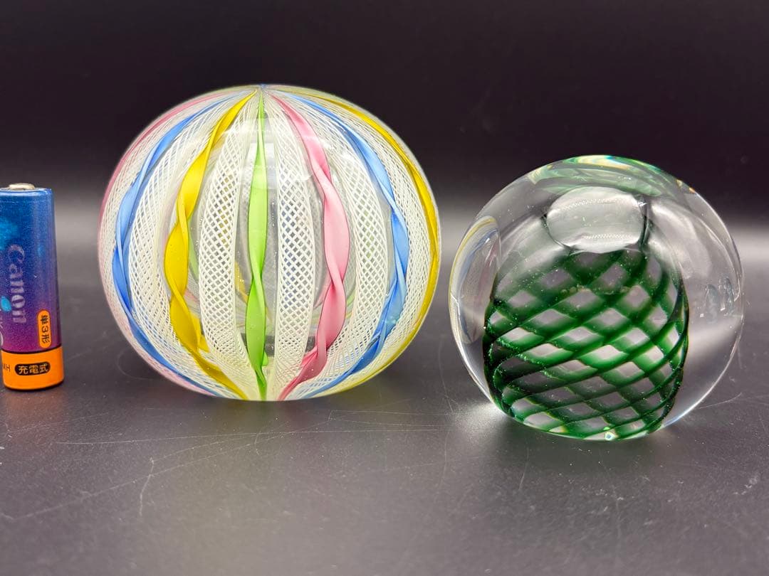 ムラノガラス ペーパーウェイトと おまけで緑螺旋のガラスペーパーウェストのセット さんかくお山のペーパーウェイト ガラス | iichi 日々の暮らしを