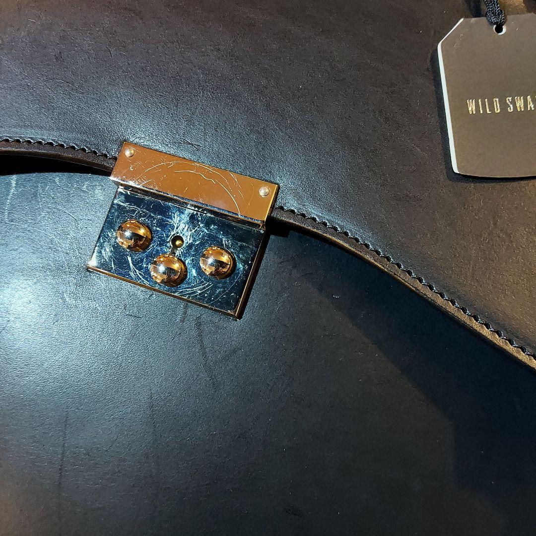 a*t様 ワイルドスワンズ ブリーフケース 15万円弱 - メルカリ