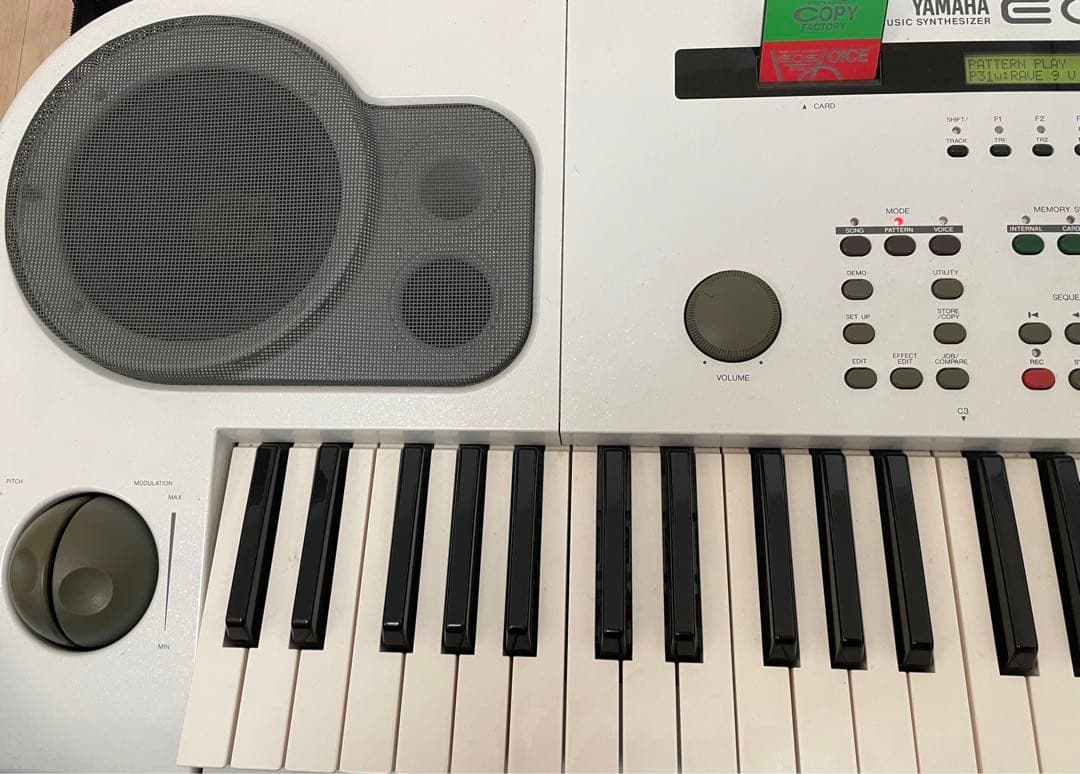 YAMAHA EOS B700 シンセサイザー ボイスカード、ソフトケース付属