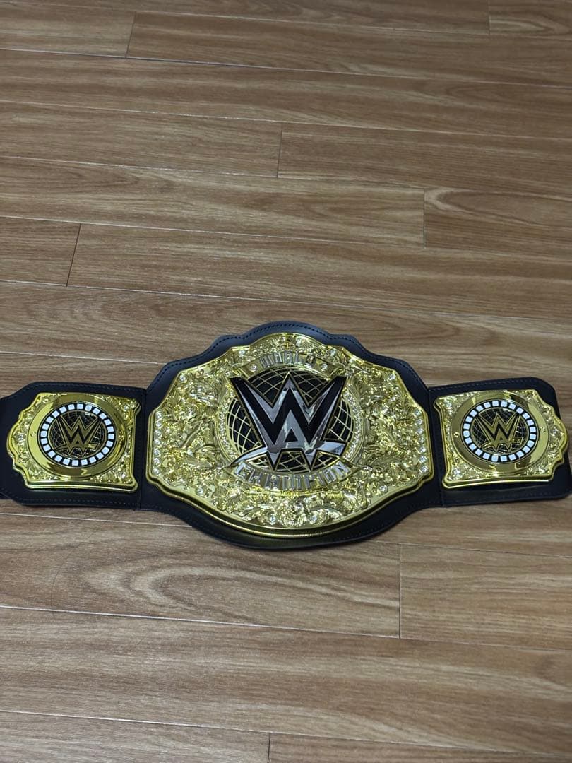 WWEチャンピオンベルト レプリカ 残り二つ 早い者勝ち - メルカリ