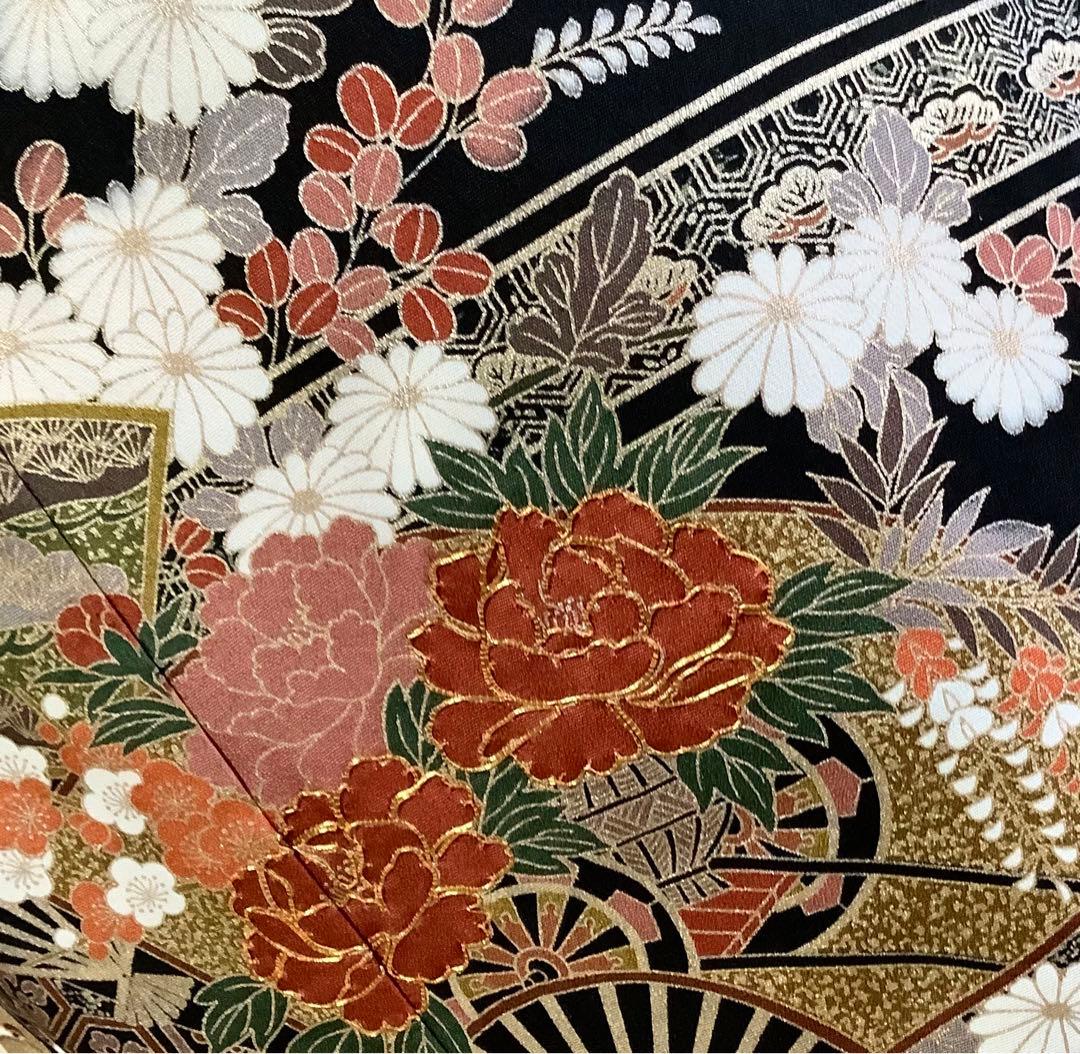 正絹黒留袖 駒刺繍 扇面花車文 金彩 ⑥( 訪問着、紬、袋帯なども出品