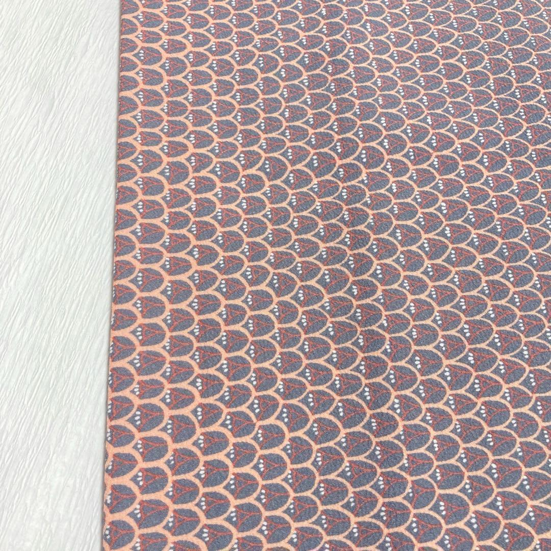 美品✨】東レシルック 洗える着物 小紋 灰色 幾何学文 袷 グレー 薄橙