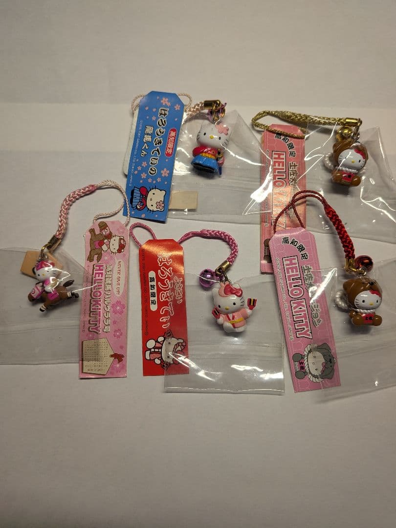 ご当地キティ四国 根付け等 14個セット - メルカリ