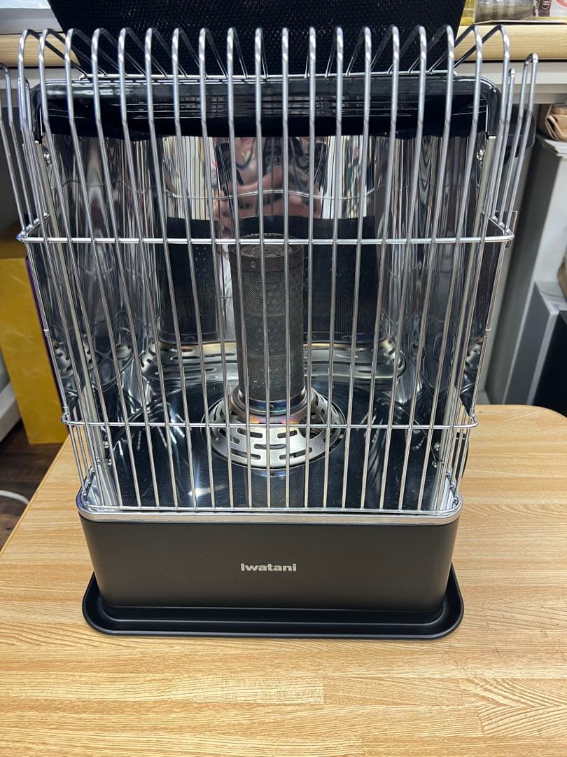 イワタニ　カセットガスストーブ　箱有り Iwatani（イワタニ） 【商品箱＋外箱に入れて発送】 カセットガス