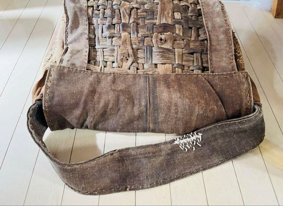 SALE◇希少 柿渋古布と国産山葡萄蔓 背負える大型籠リュック 斜め掛