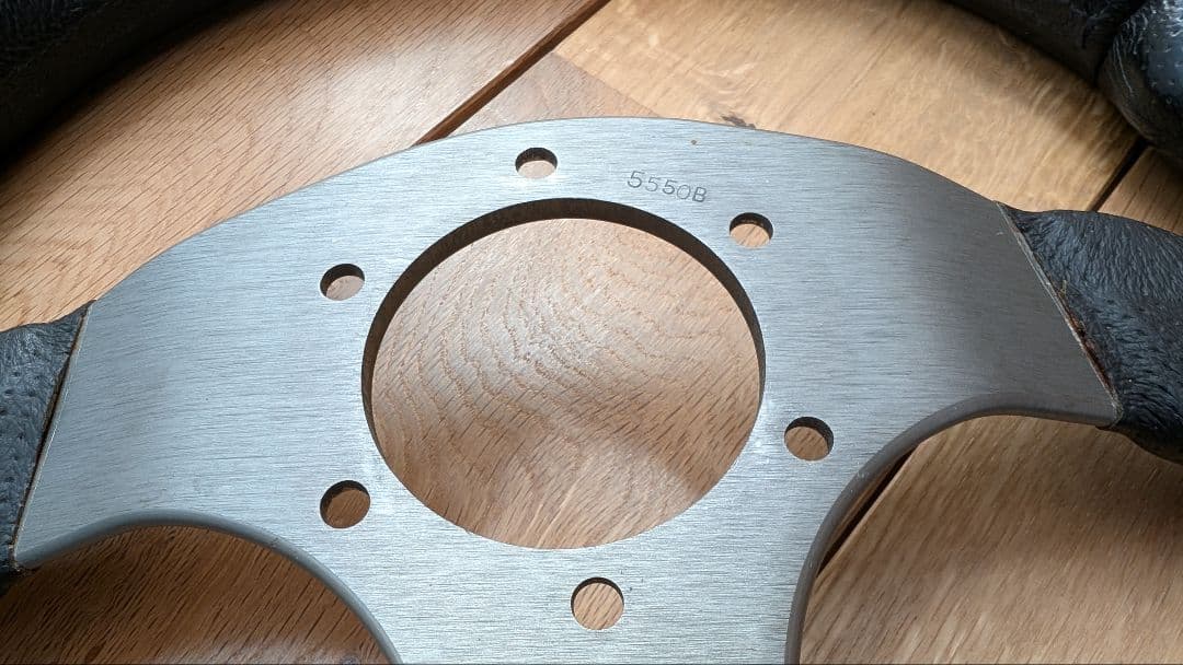 【送料込】MOMO RACE 32π