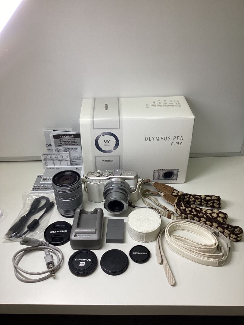 う*な様 OLYMPUS PEN E-PL6 シルバー レンズ付き　撮影可能 Olympus Pen E-PL6 mirrorless digital camera w. 14-42 lens / Flash