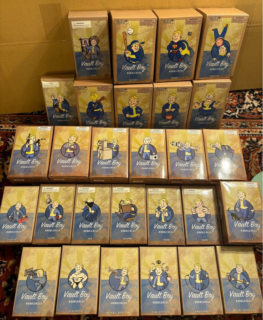 A*o様 正規品 全28種fallout ヴォルトボーイ ボブルヘッド フィギュ フォールアウト』のマスコット・ヴォルトボーイが作中さながらの