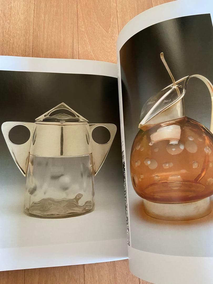 WIENER WERKSTAETTE ウィーン工房 公式作品集 - メルカリ