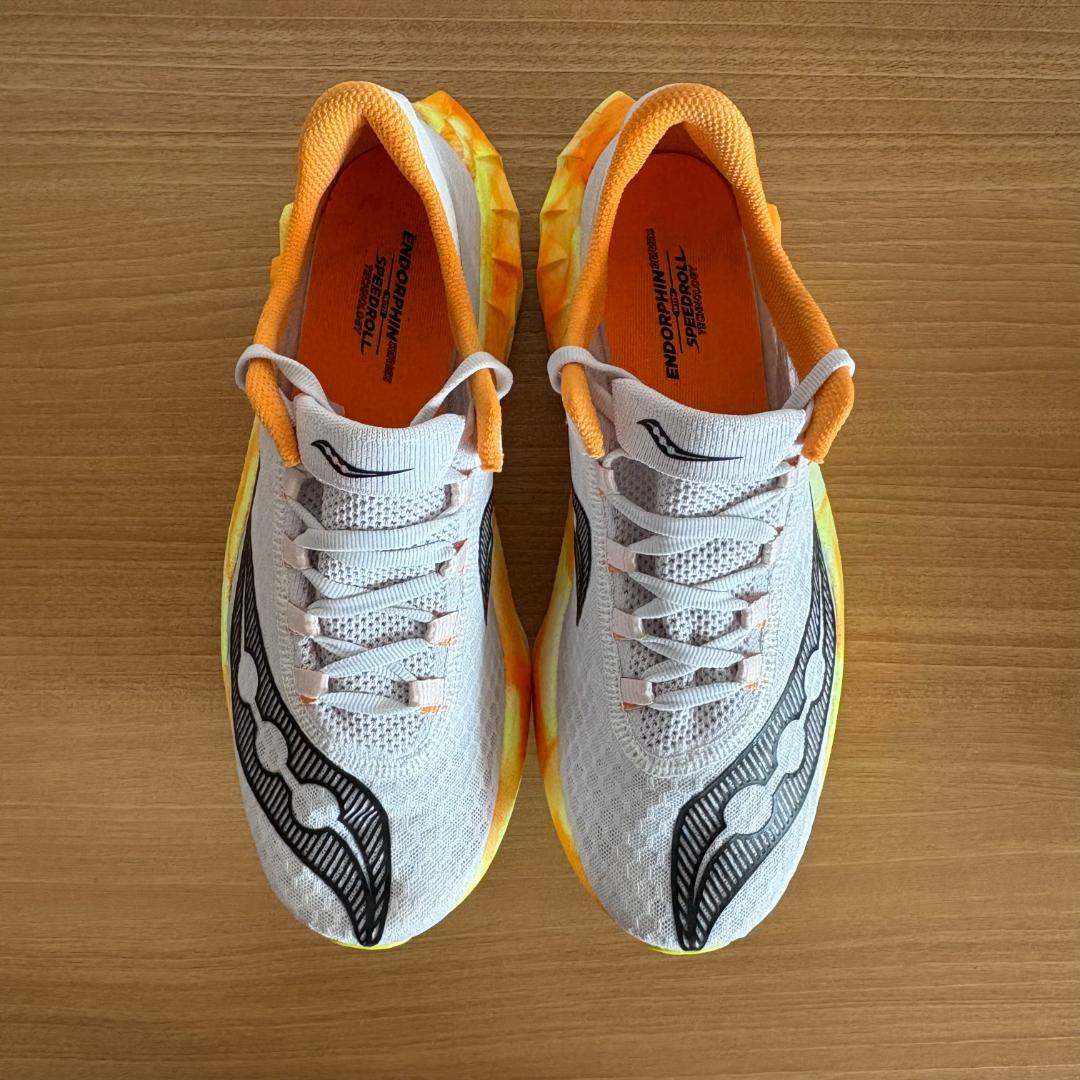 【美品】サッカニー　エンドルフィン　プロ4　26.0cm