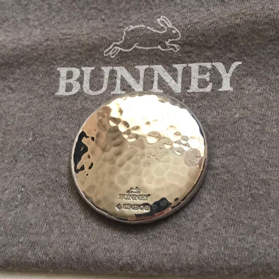 美品 BUNNEY バニー 34mm Hammered Badge シルバー - メルカリ