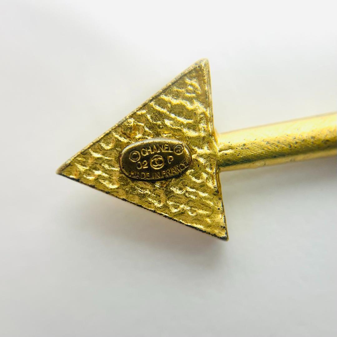 シャネル ブローチ ハートアロー メッキ MBZ322 - メルカリ