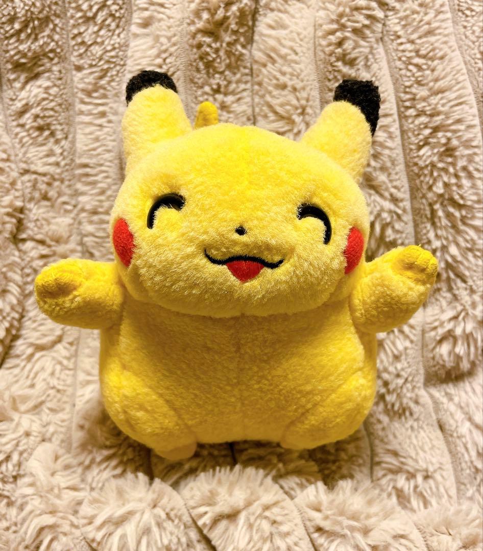 ポケモン ピカチュウ バンザイ ぬいぐるみ にっこり 初期 TOMY - メルカリ